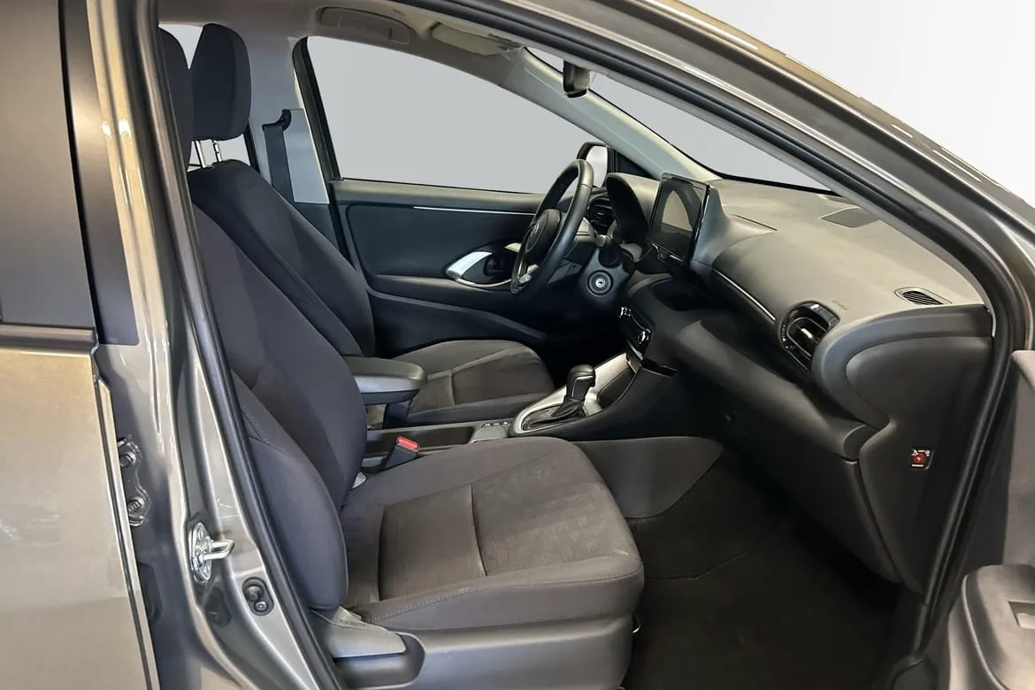 Vehicle image 7