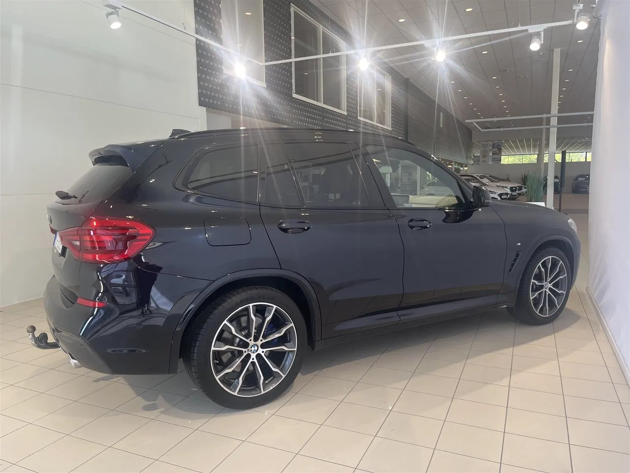 Vehicle image 7