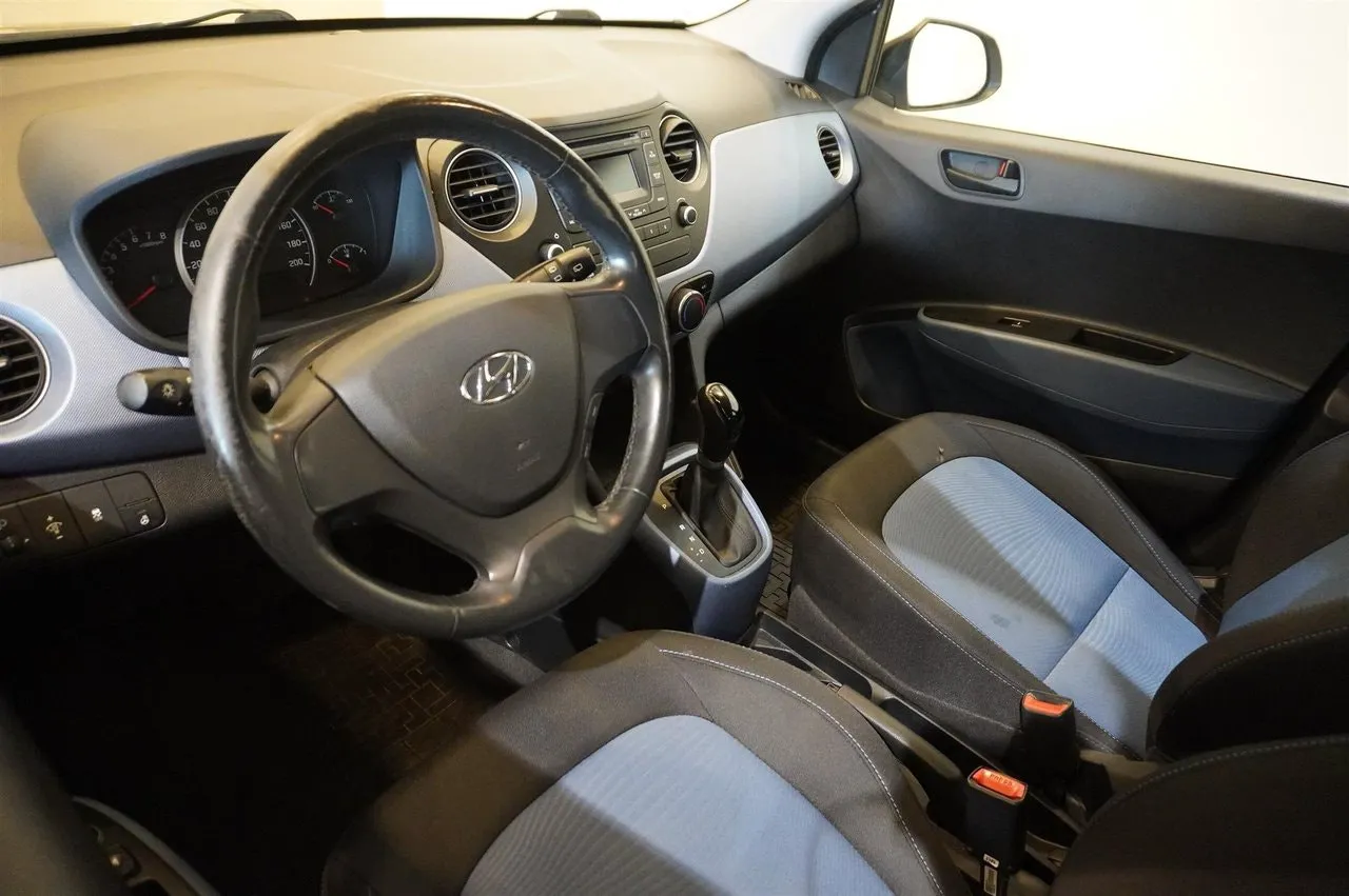 Vehicle image 9