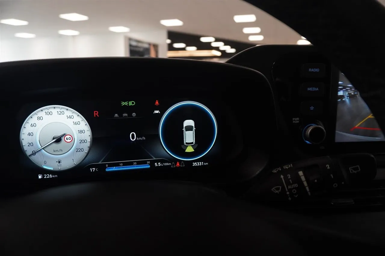 Vehicle image 9