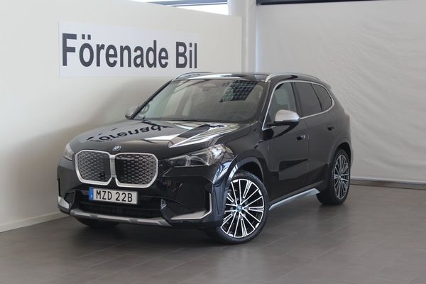 BMW iX1 eDrive20 xLine H/K Drag Comfort Access Sportstolar - 2024