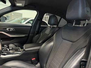 BMW 330 bild 15
