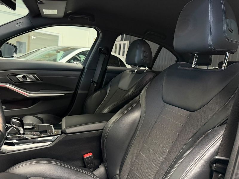 BMW 330 bild 15