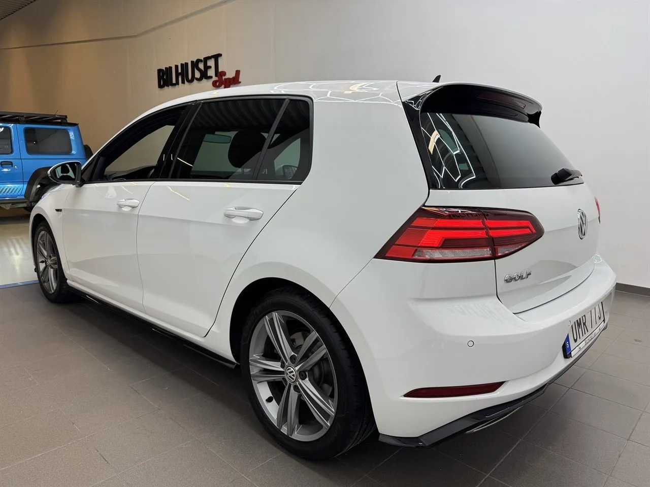 Vehicle image 3