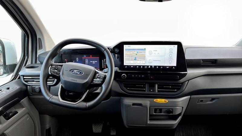 Ford Tourneo Custom bild 4