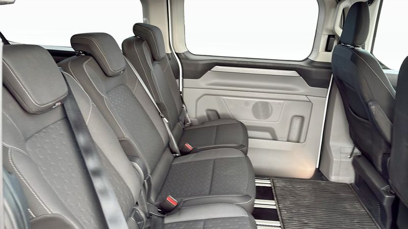 Ford Tourneo Custom bild 5
