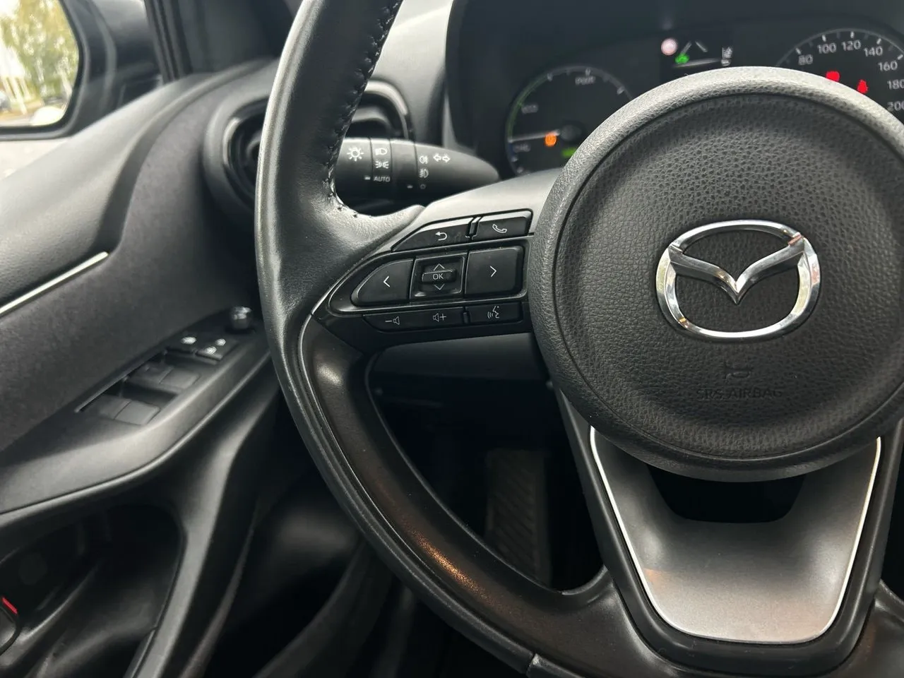 Vehicle image 17