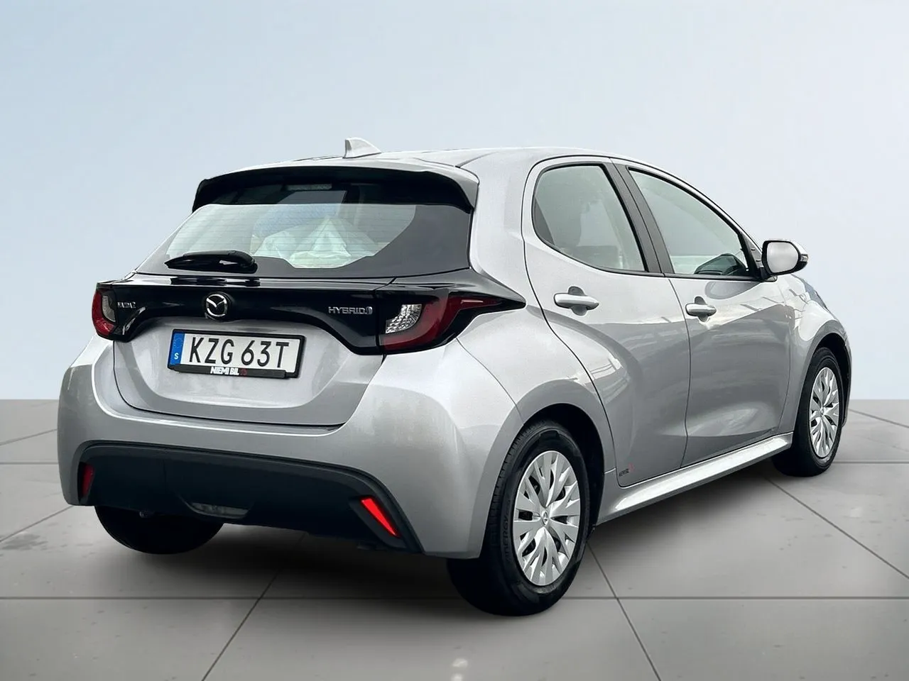 Vehicle image 5