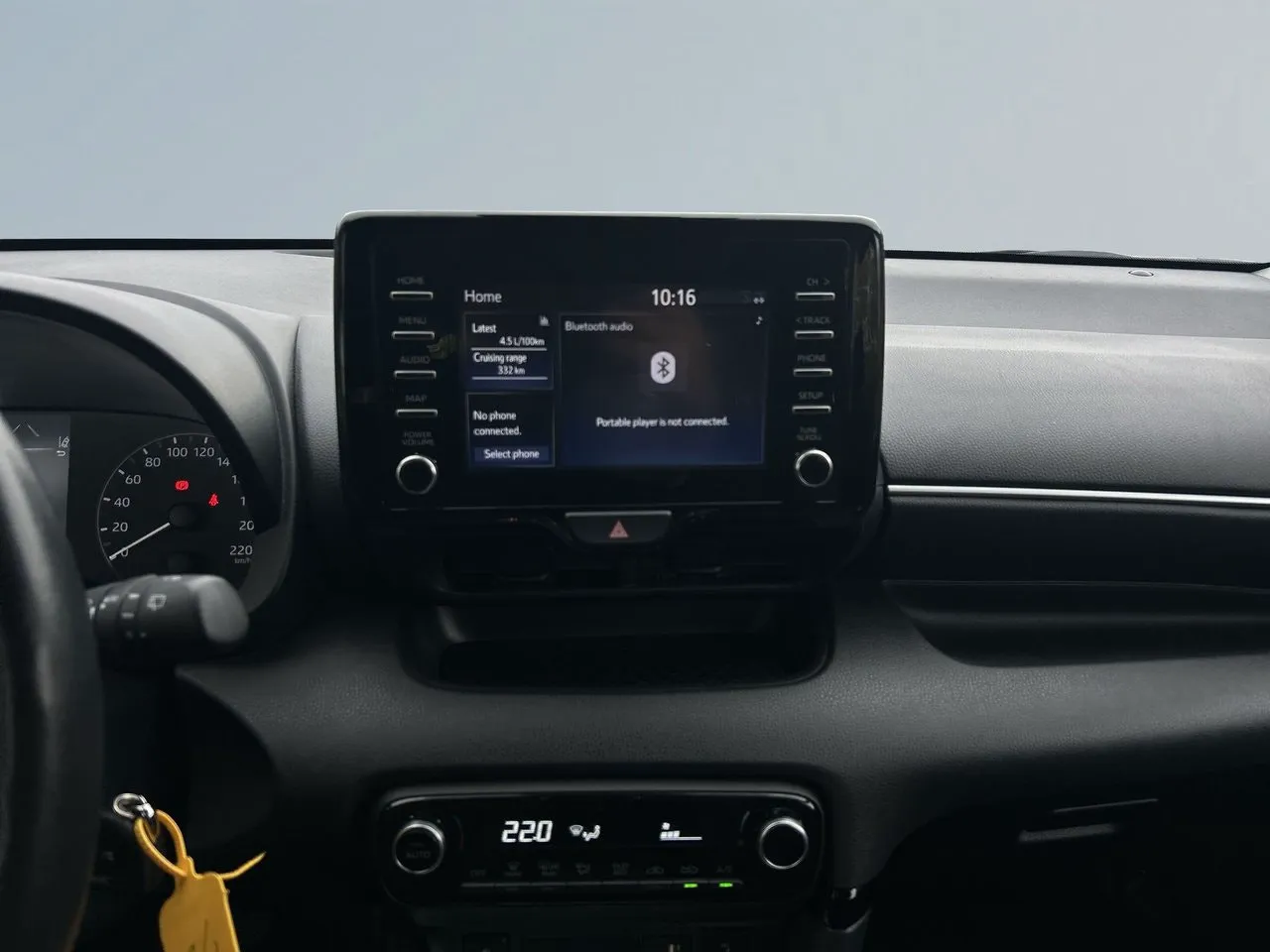 Vehicle image 10