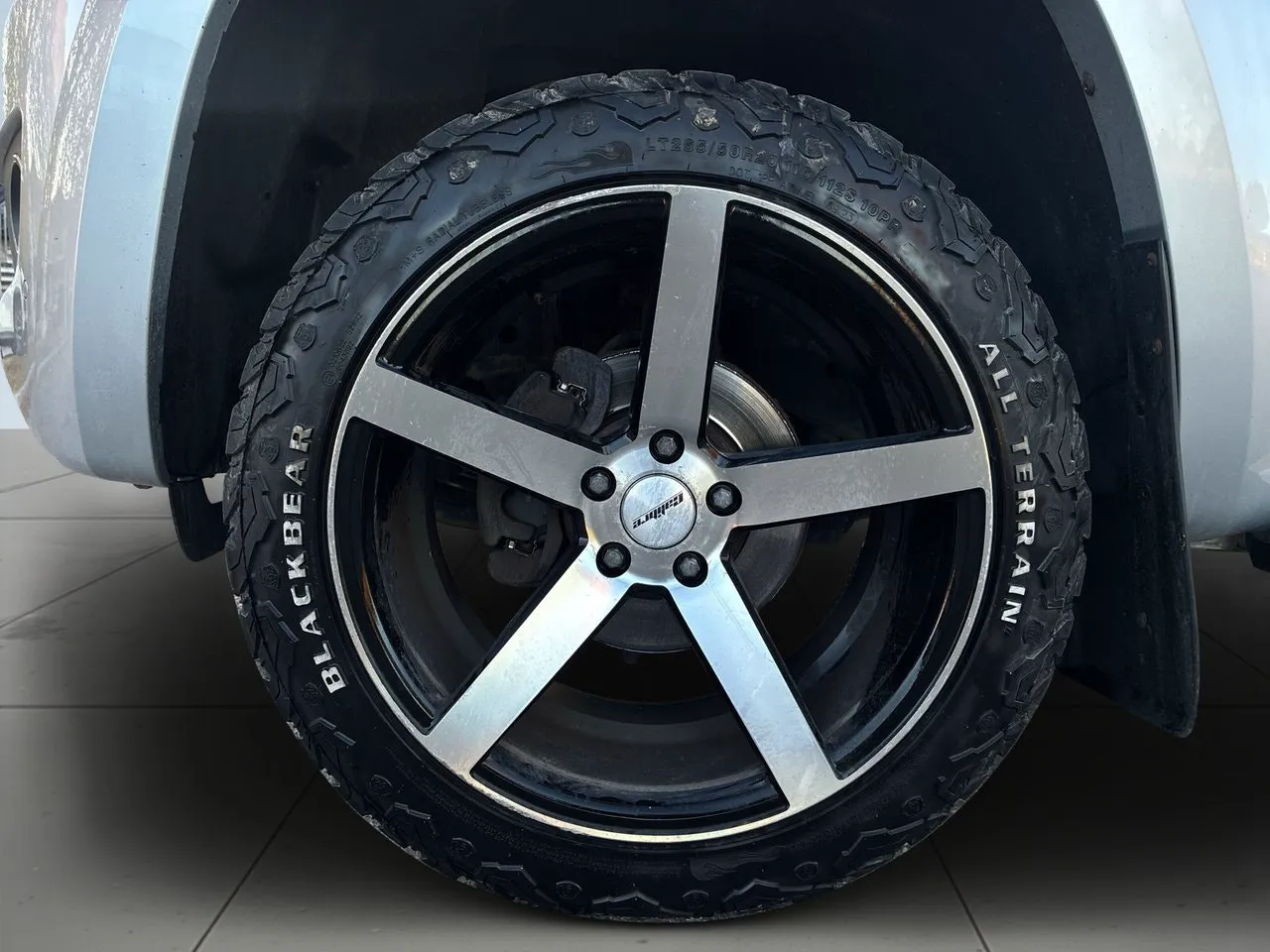 Vehicle image 13