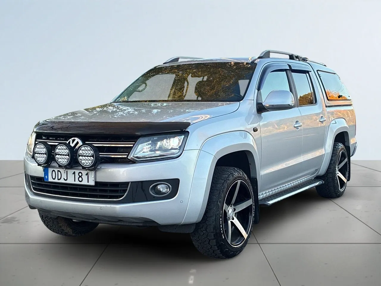 Vehicle image 15