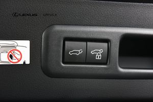 Lexus LBX bild 16
