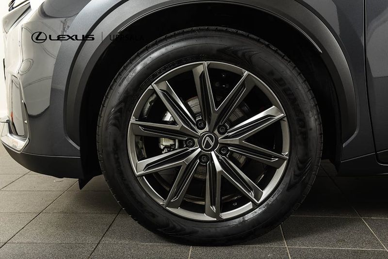 Lexus LBX bild 18