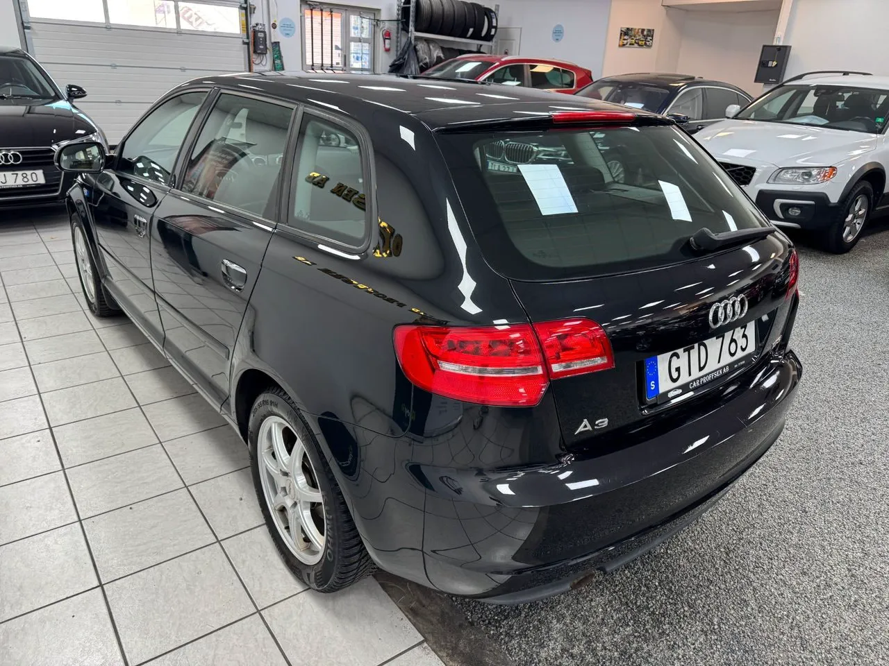 Vehicle image 20