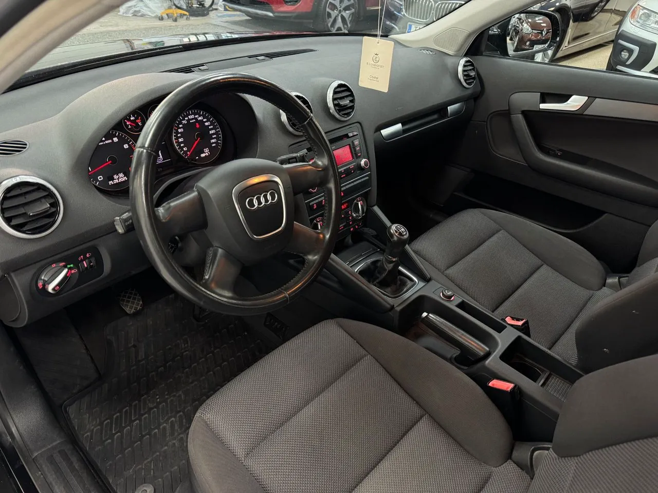 Vehicle image 7