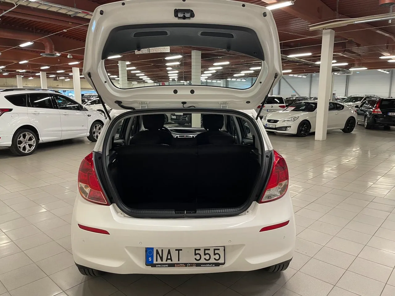 Vehicle image 6