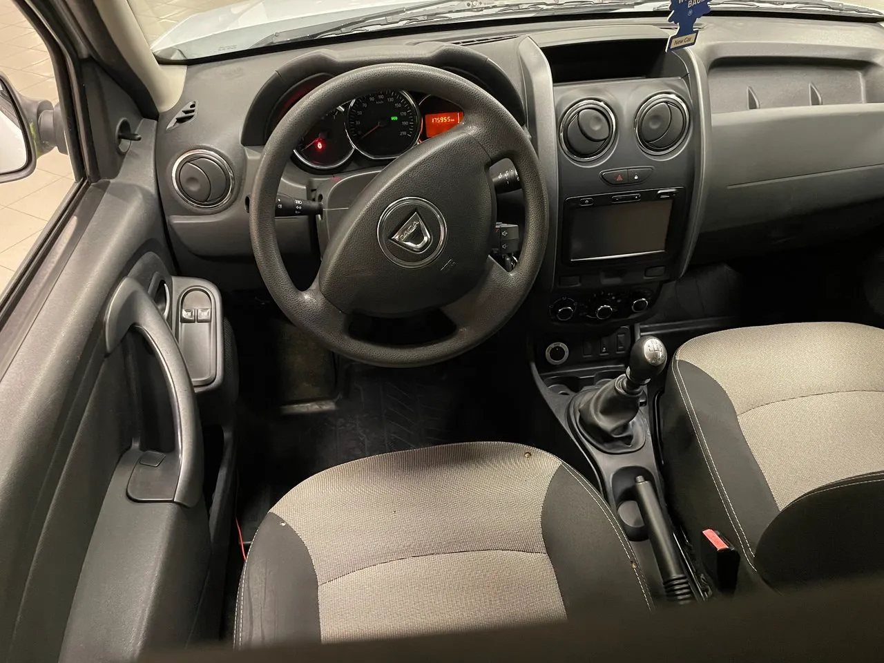 Vehicle image 4