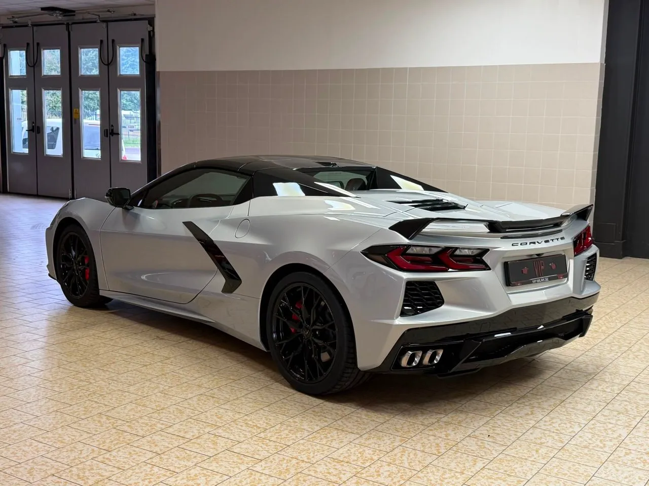 Vehicle image 25