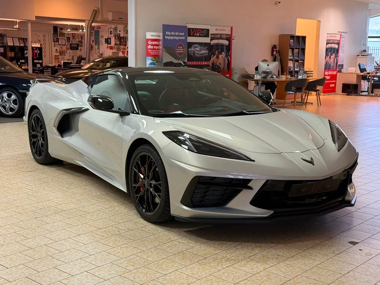 Vehicle image 27