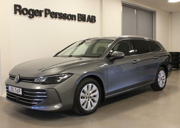 Volkswagen Passat Variant eHybrid 1.5 TSI Busniess |Drag|Kamera|Trådlöss APP| - 2025