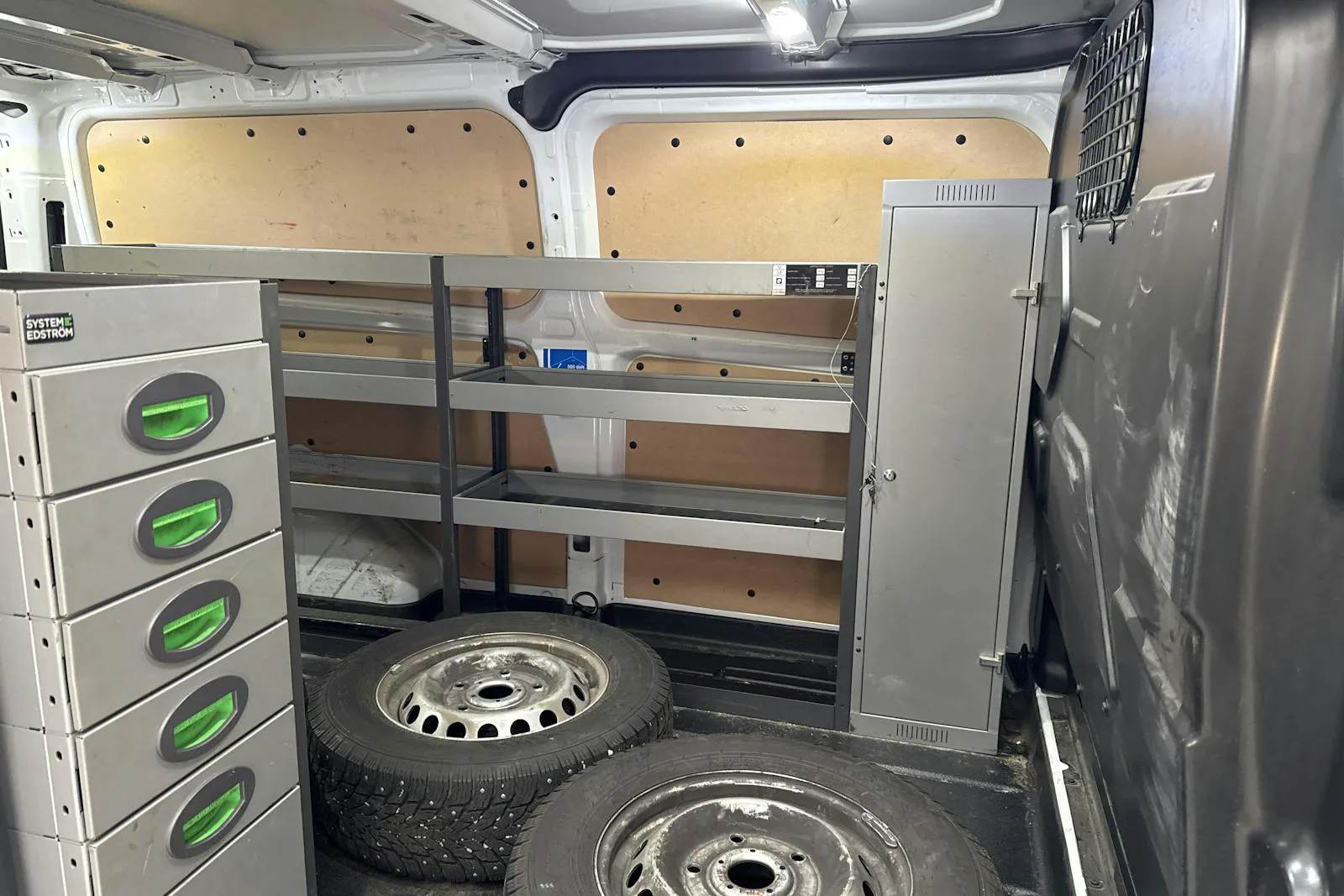 Vehicle image 6