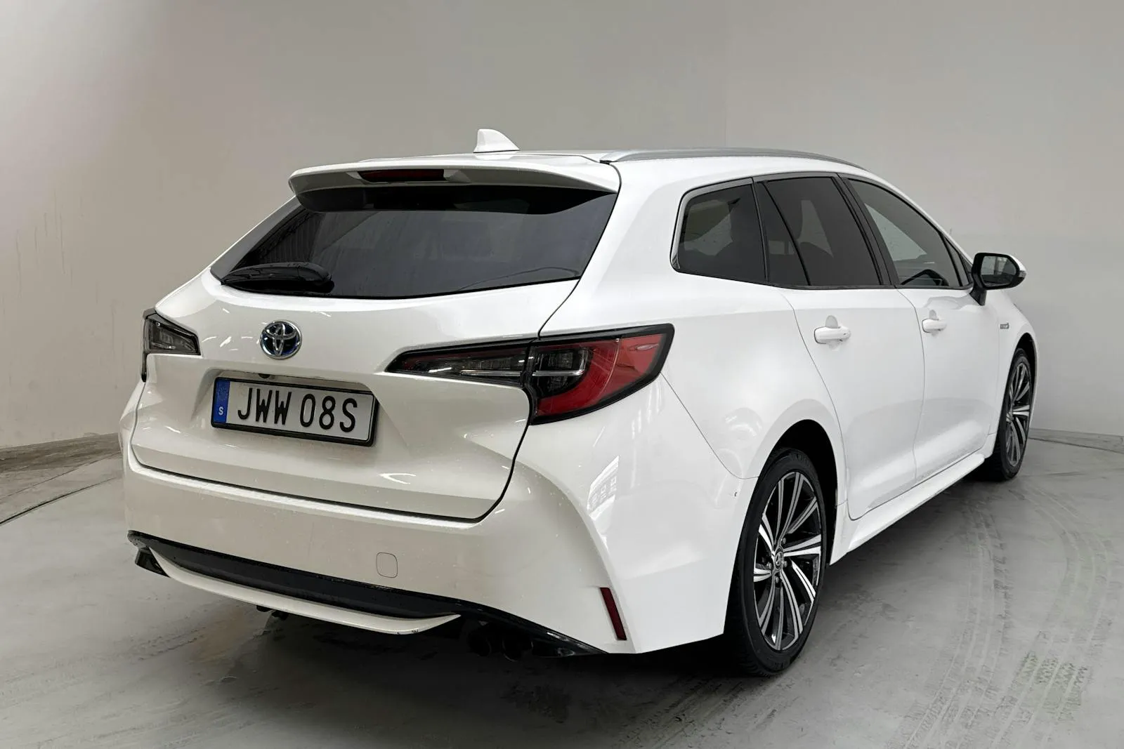 Vehicle image 2