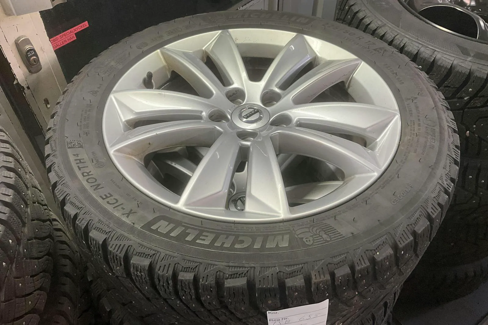 Vehicle image 14