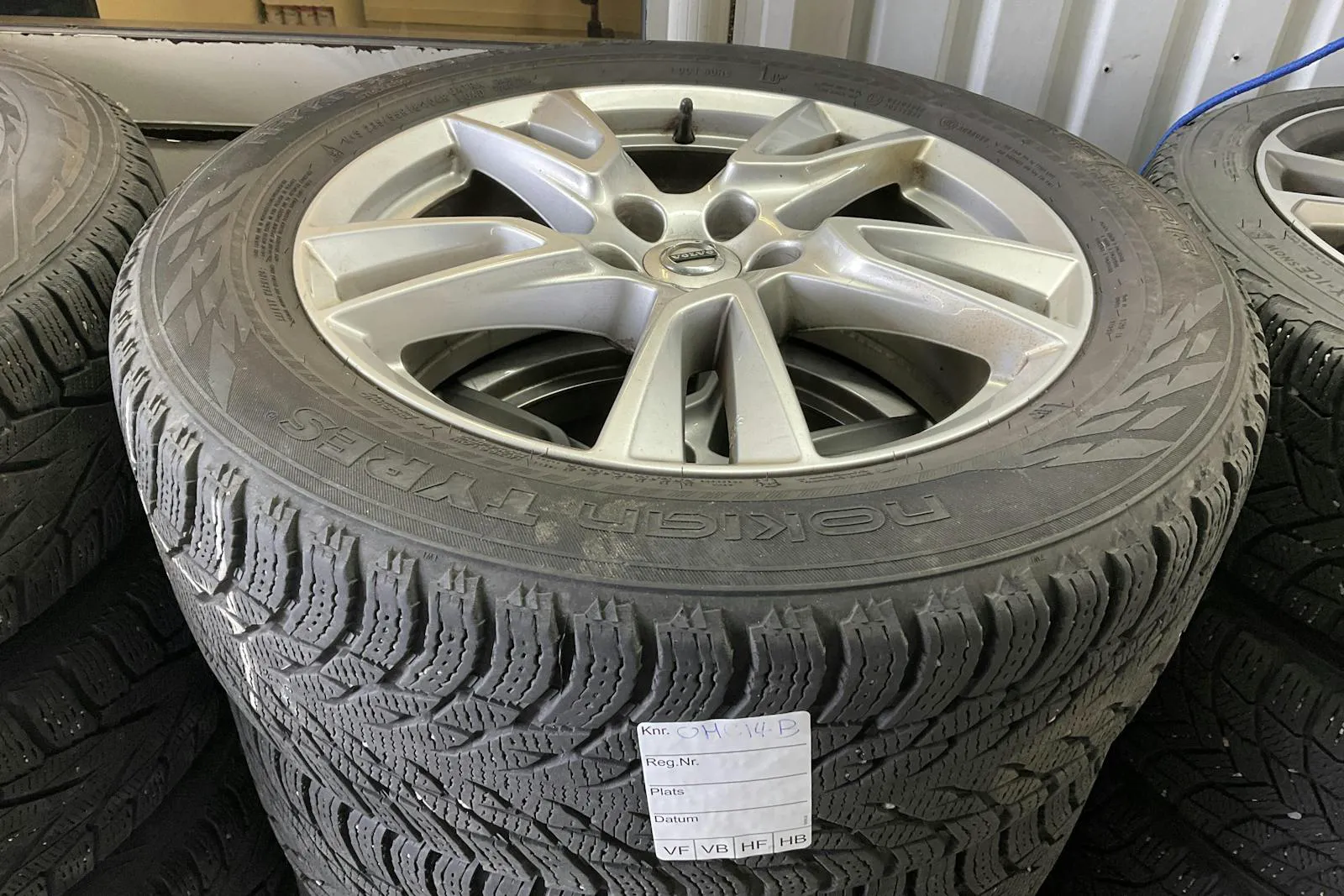 Vehicle image 15