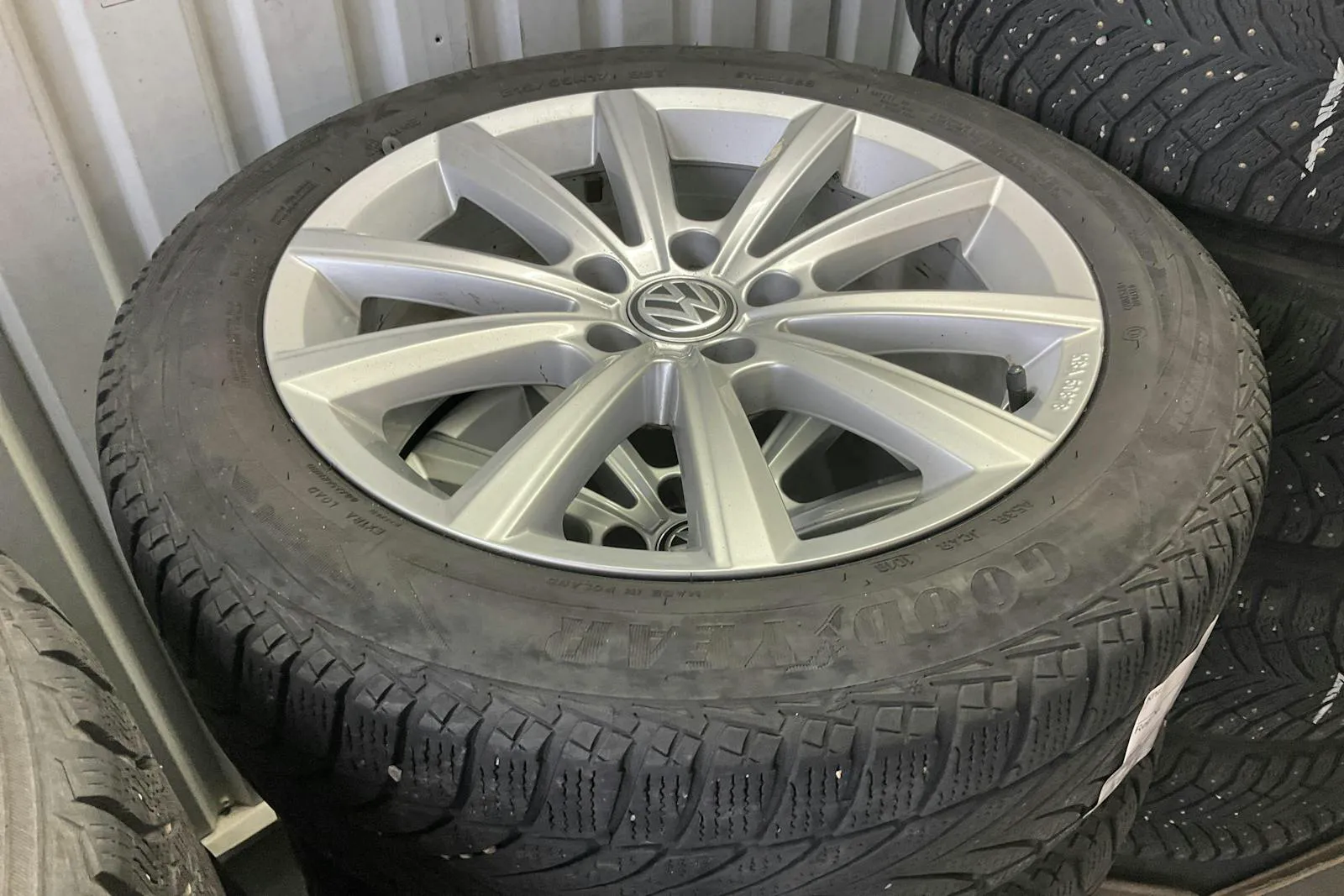Vehicle image 14