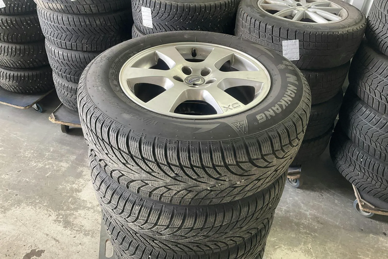 Vehicle image 14