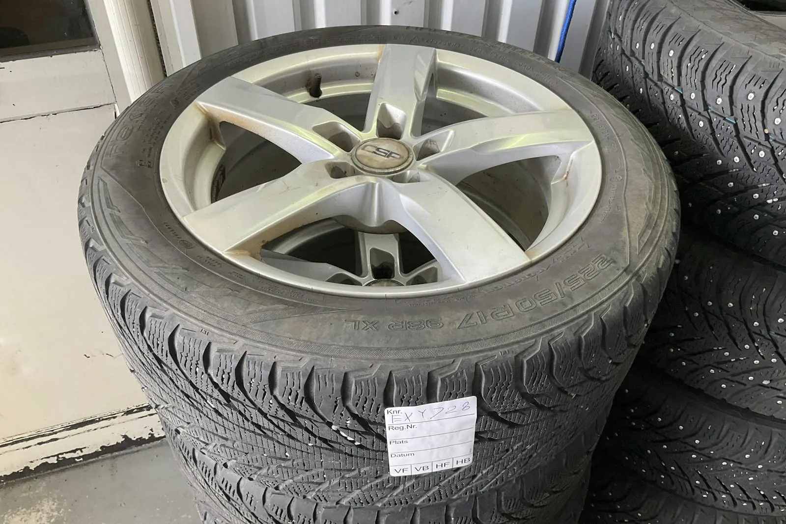Vehicle image 11