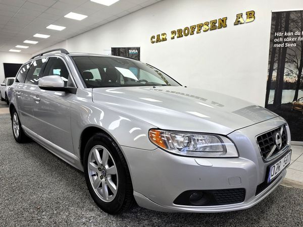 Volvo V70 D2 Powershift Momentum Ny Kamrem Ny Servad (LÅG MIL) - 2013