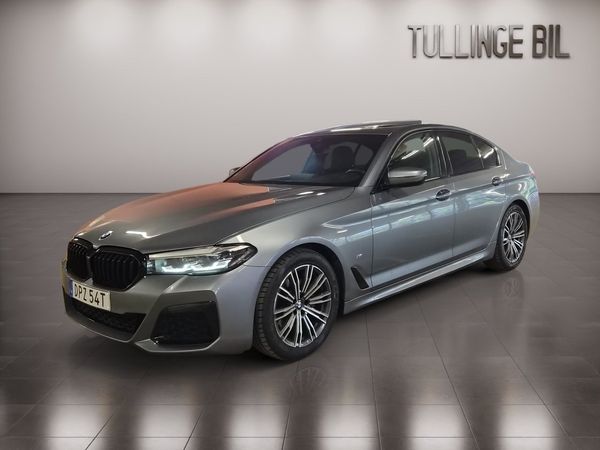 BMW 520 d xDrive LCI Sedan M-Sport Panorama Backkamera Navi Drag - 2021