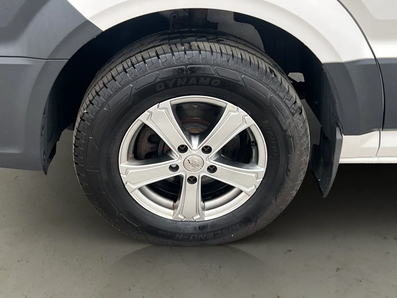 Vehicle image 33