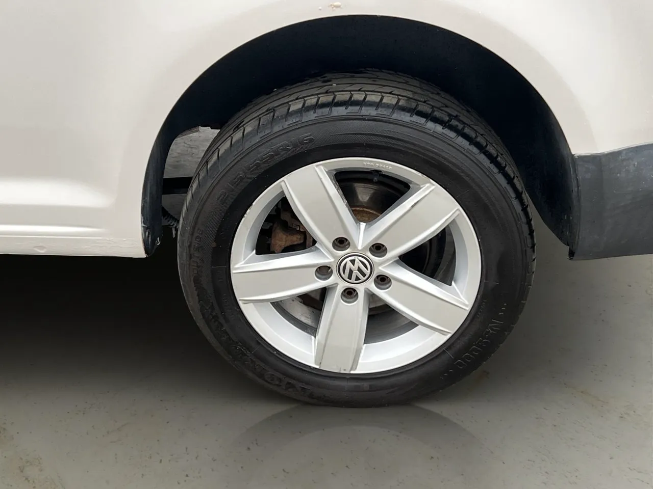 Vehicle image 32