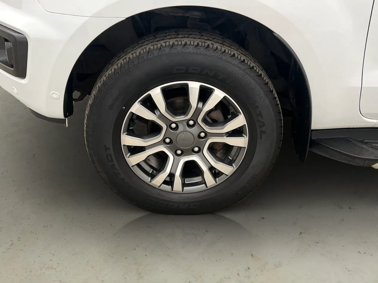 Vehicle image 32