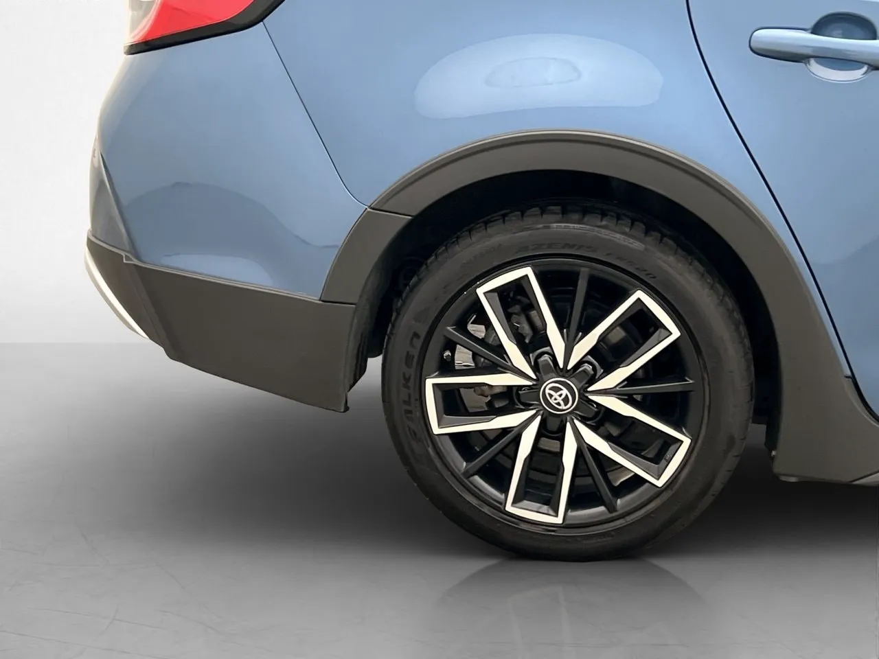 Vehicle image 11