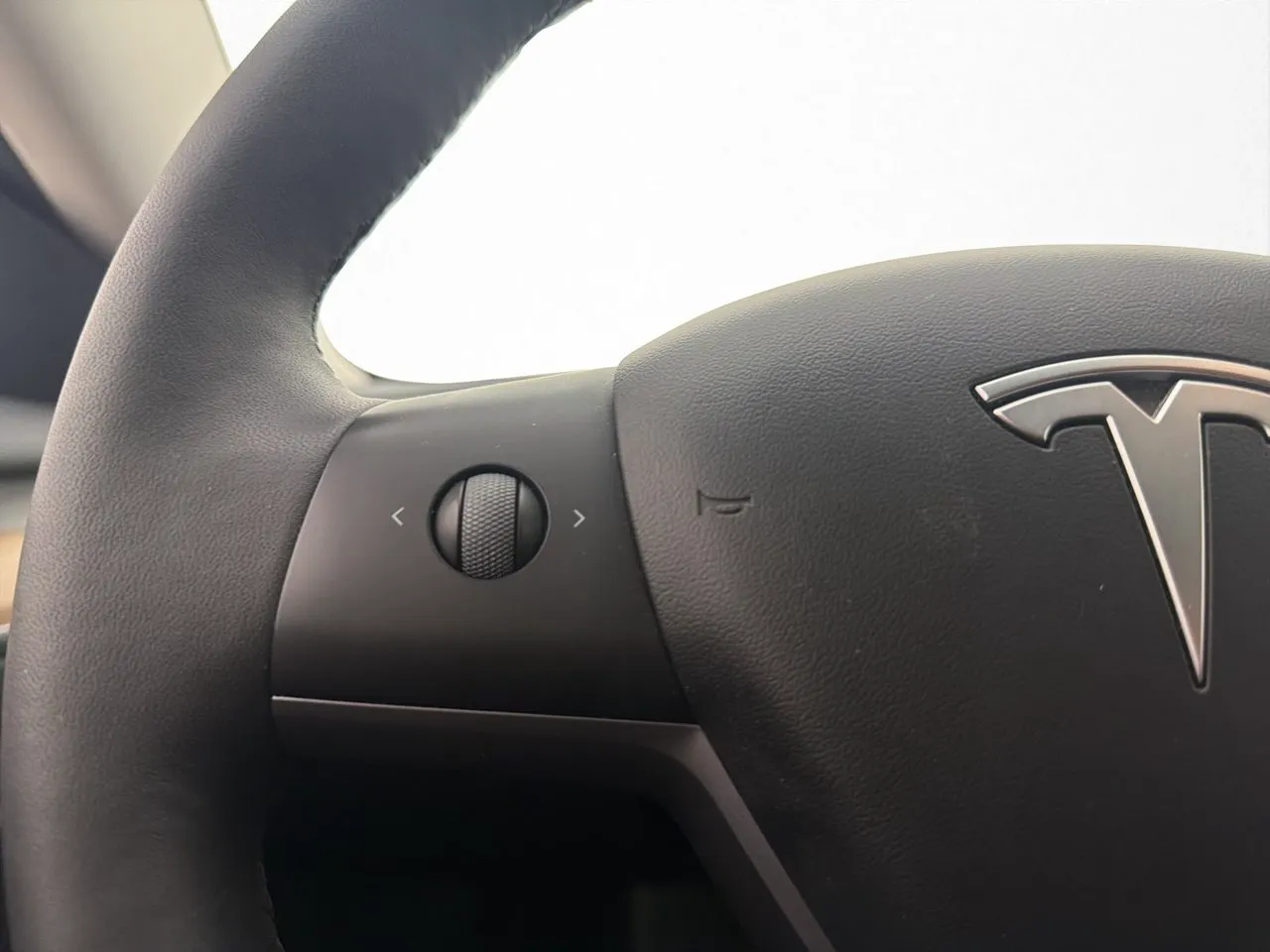 Vehicle image 34