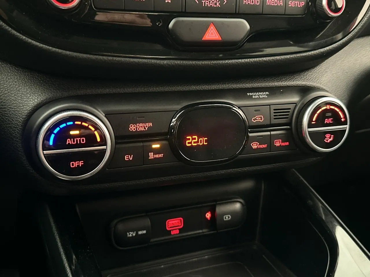 Vehicle image 28