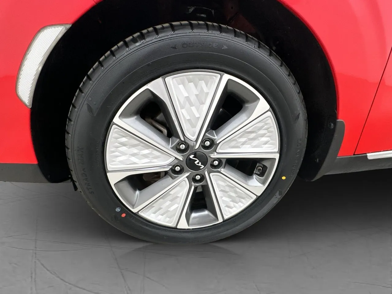 Vehicle image 33