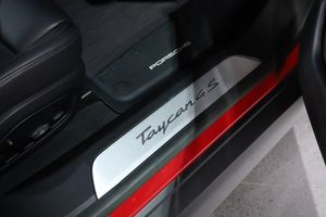 Porsche Taycan bild 23
