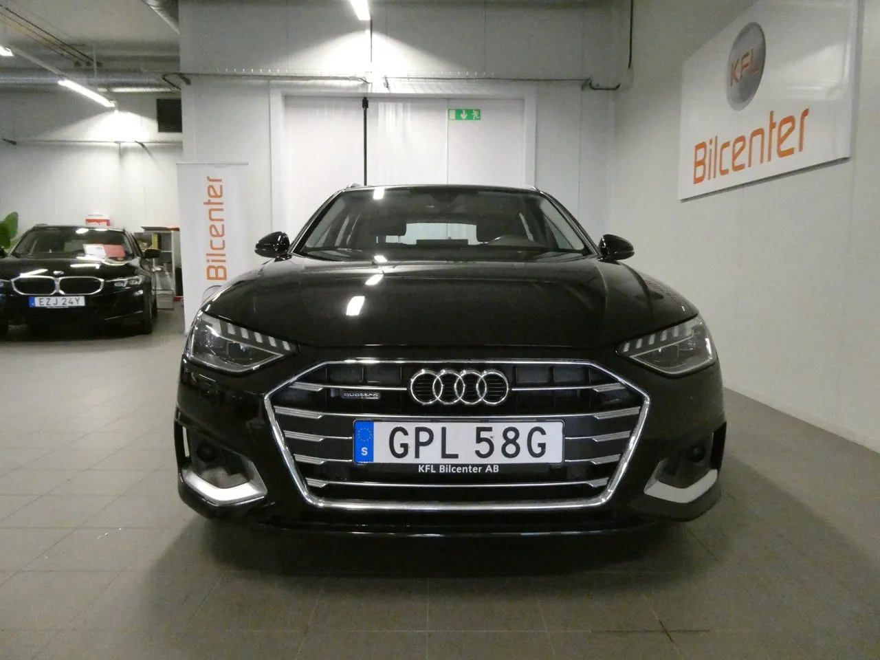 Vehicle image 13