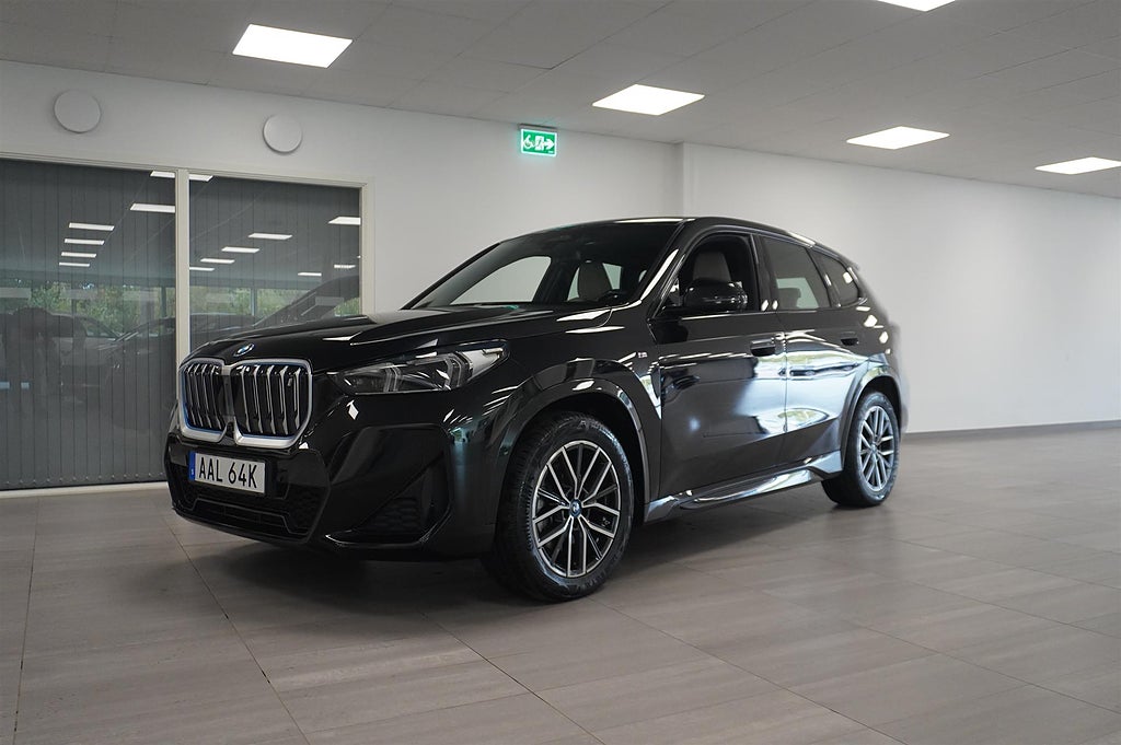 BMW iX1