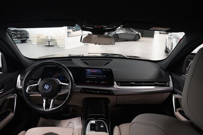 BMW iX1 bild 9