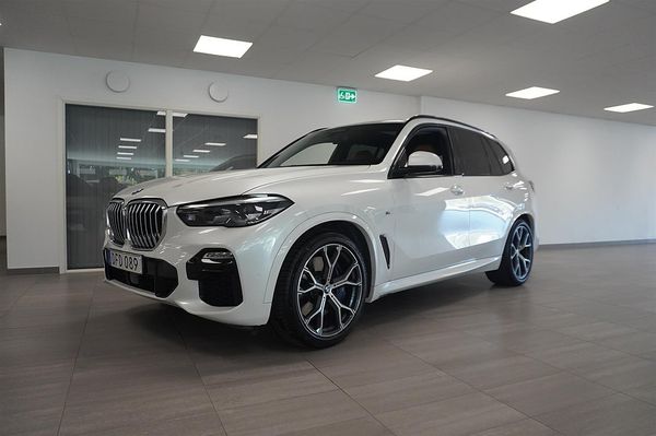 BMW X5 xDrive40i M-Sport Innovation Luftfjädring Pano H K Värmare | - 2019