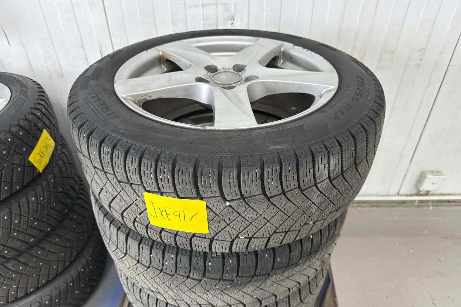 Vehicle image 17