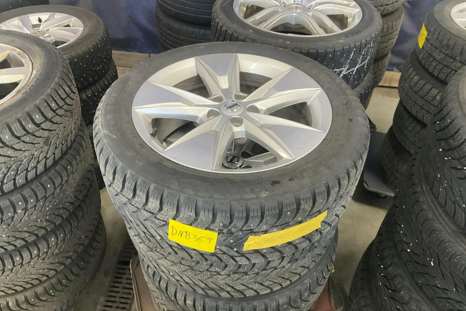 Vehicle image 18