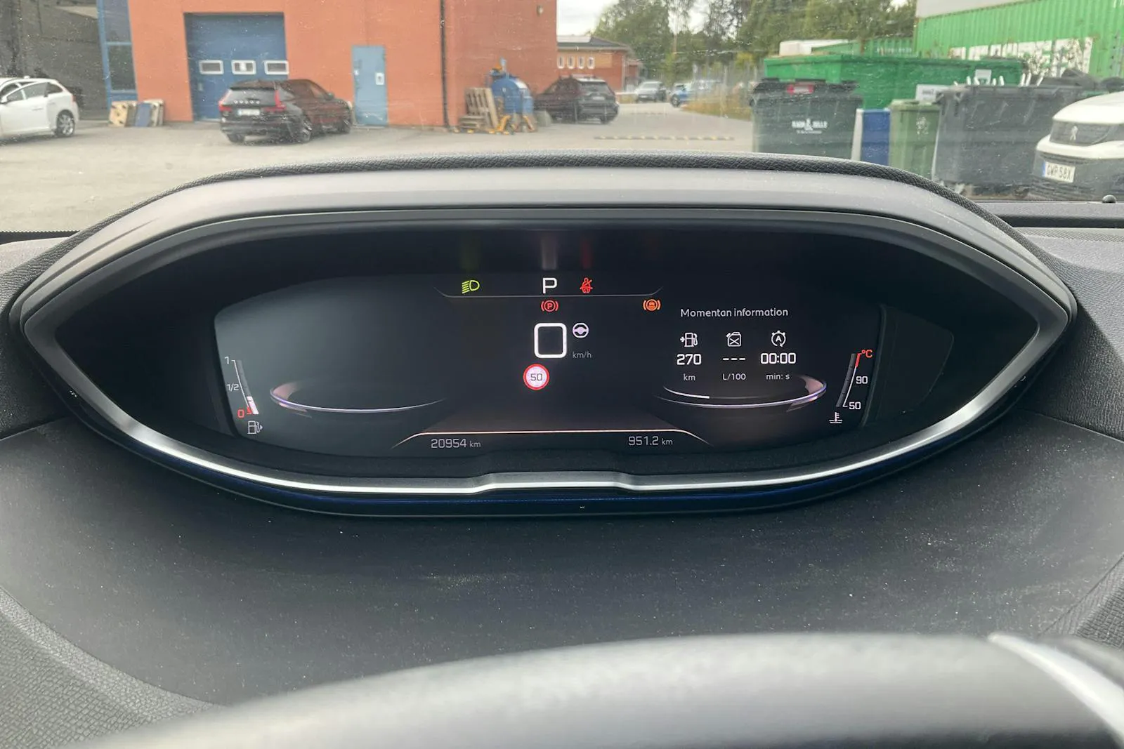 Vehicle image 15