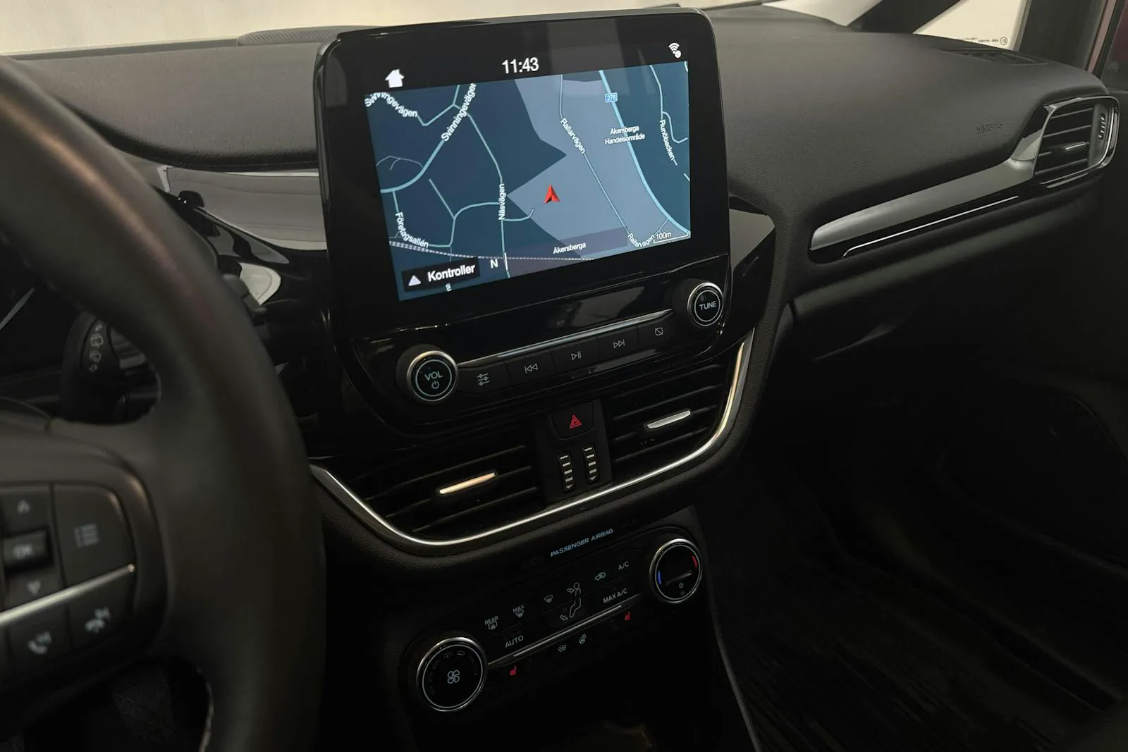 Vehicle image 11