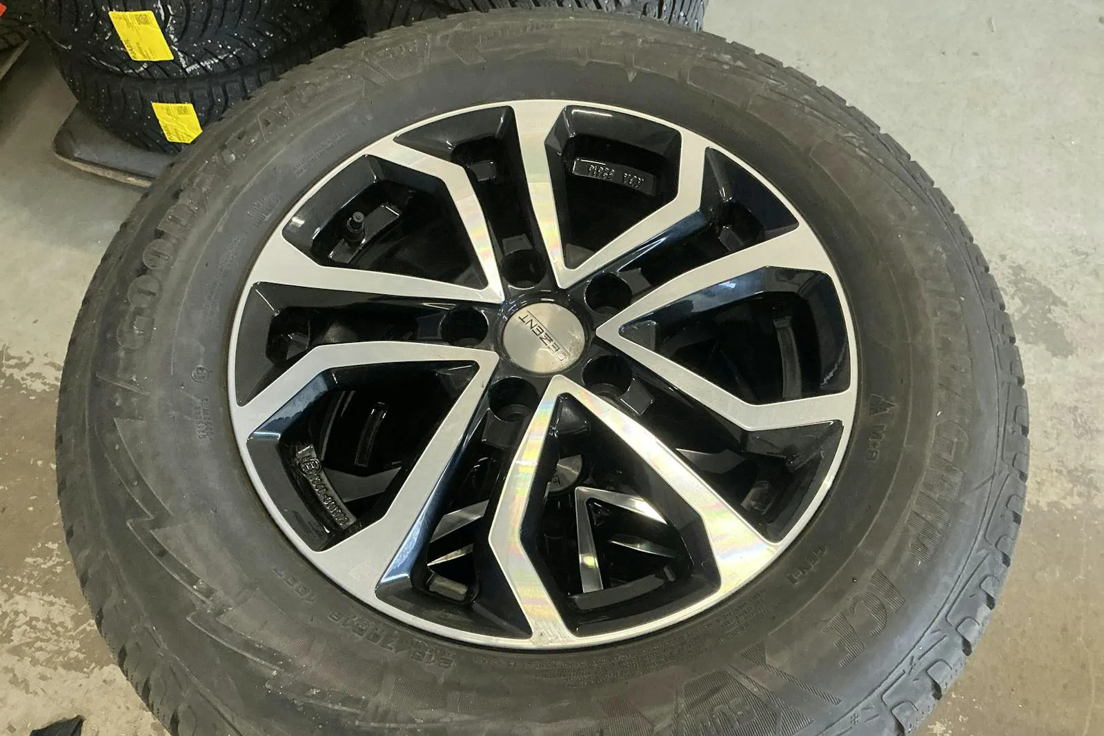Vehicle image 12